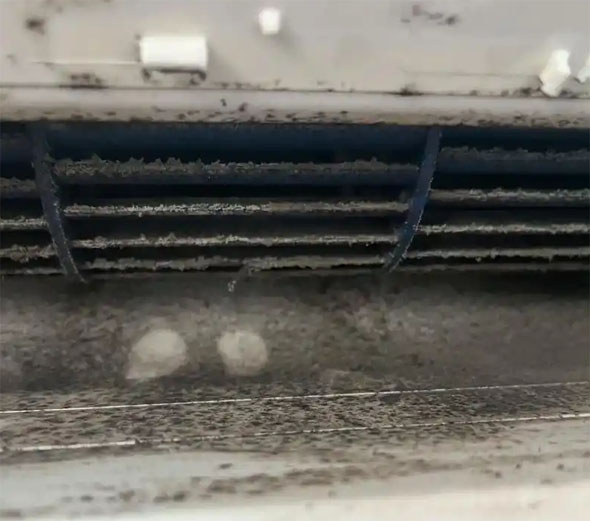 拜泉空调吹的风有股烧焦味是怎么回事